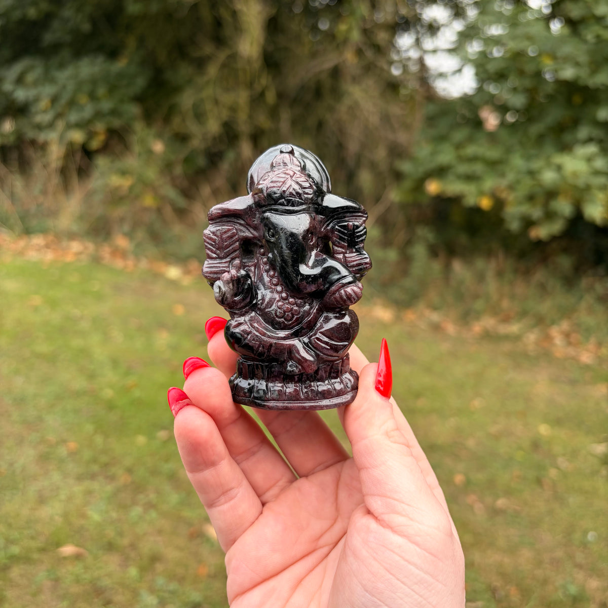 Garnet Ganesh Carving – 7cm