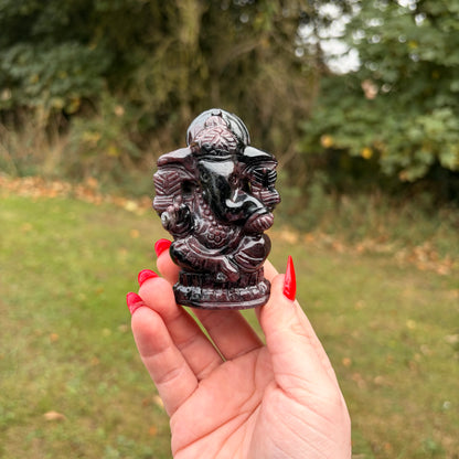 Garnet Ganesh Carving – 7cm