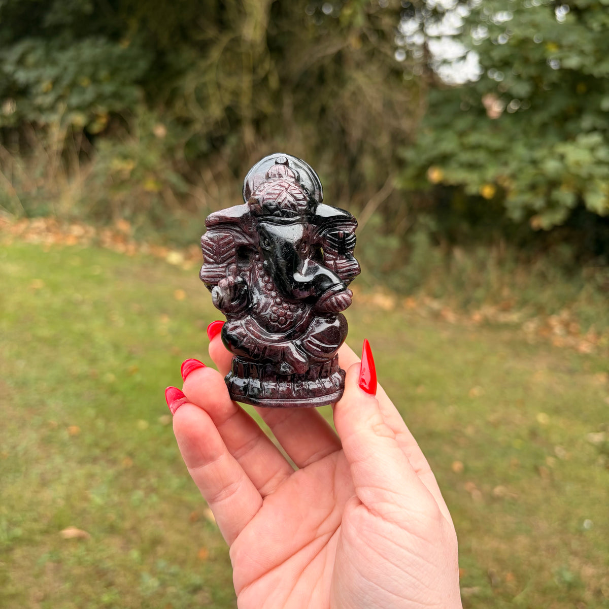 Garnet Ganesh Carving – 7cm